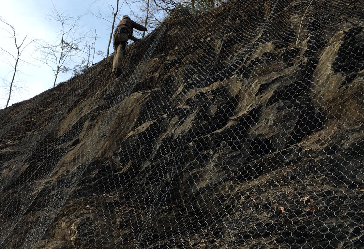 Tehnična zaščita nestabilnih brežin