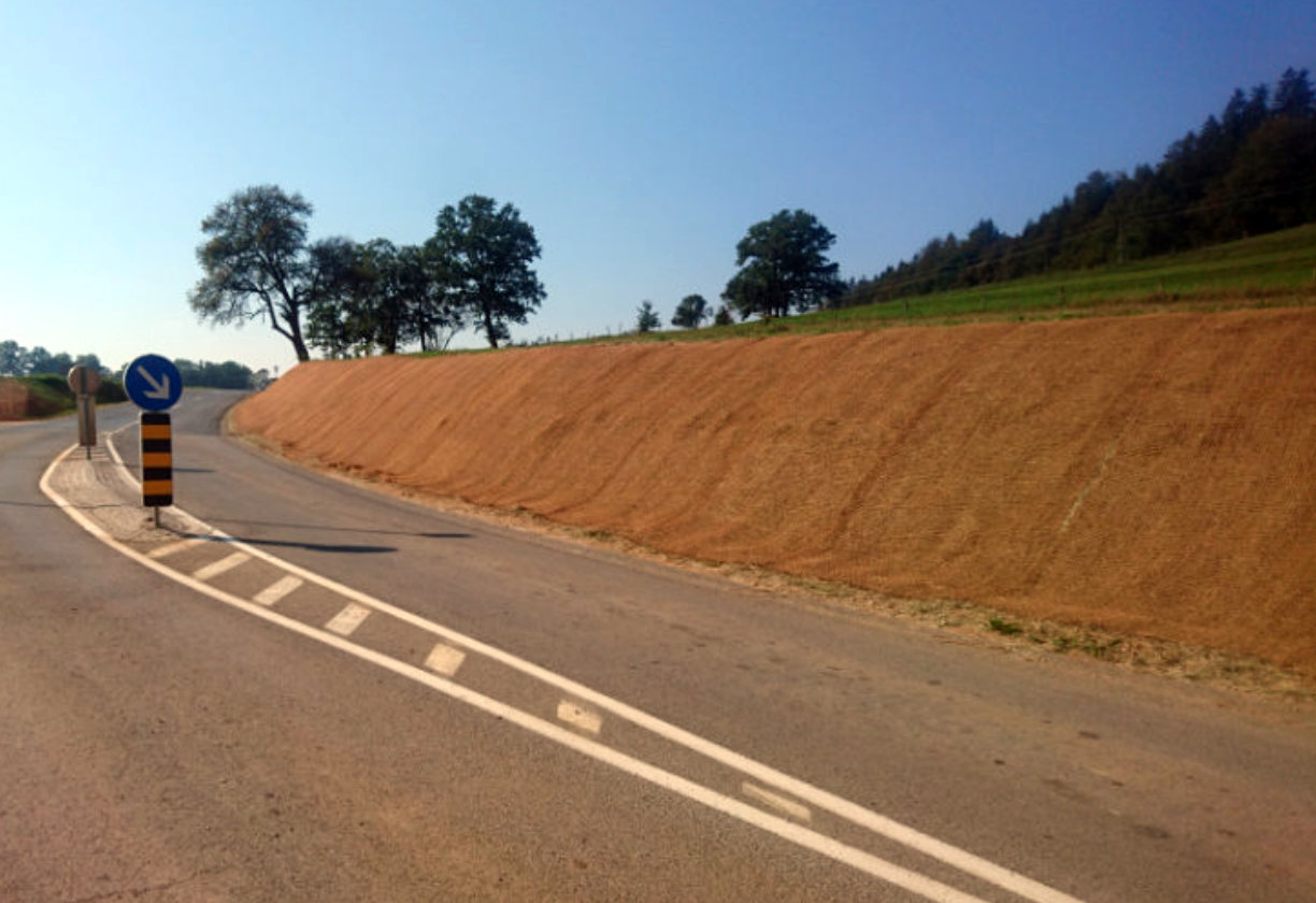 Protierozijska zaščita brežin - kokosova mreža, Protierozijska mreža
