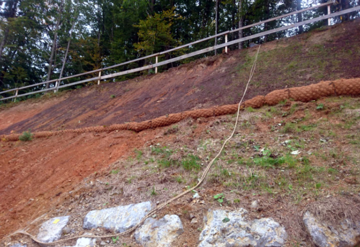 Kokosovi valji - erozijska zaščita strmih brežin