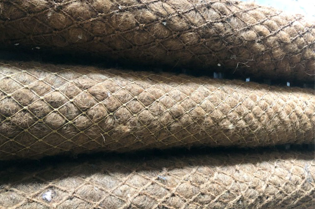 Kokosovi valji za stabilizacijo in preprečevanje erozije